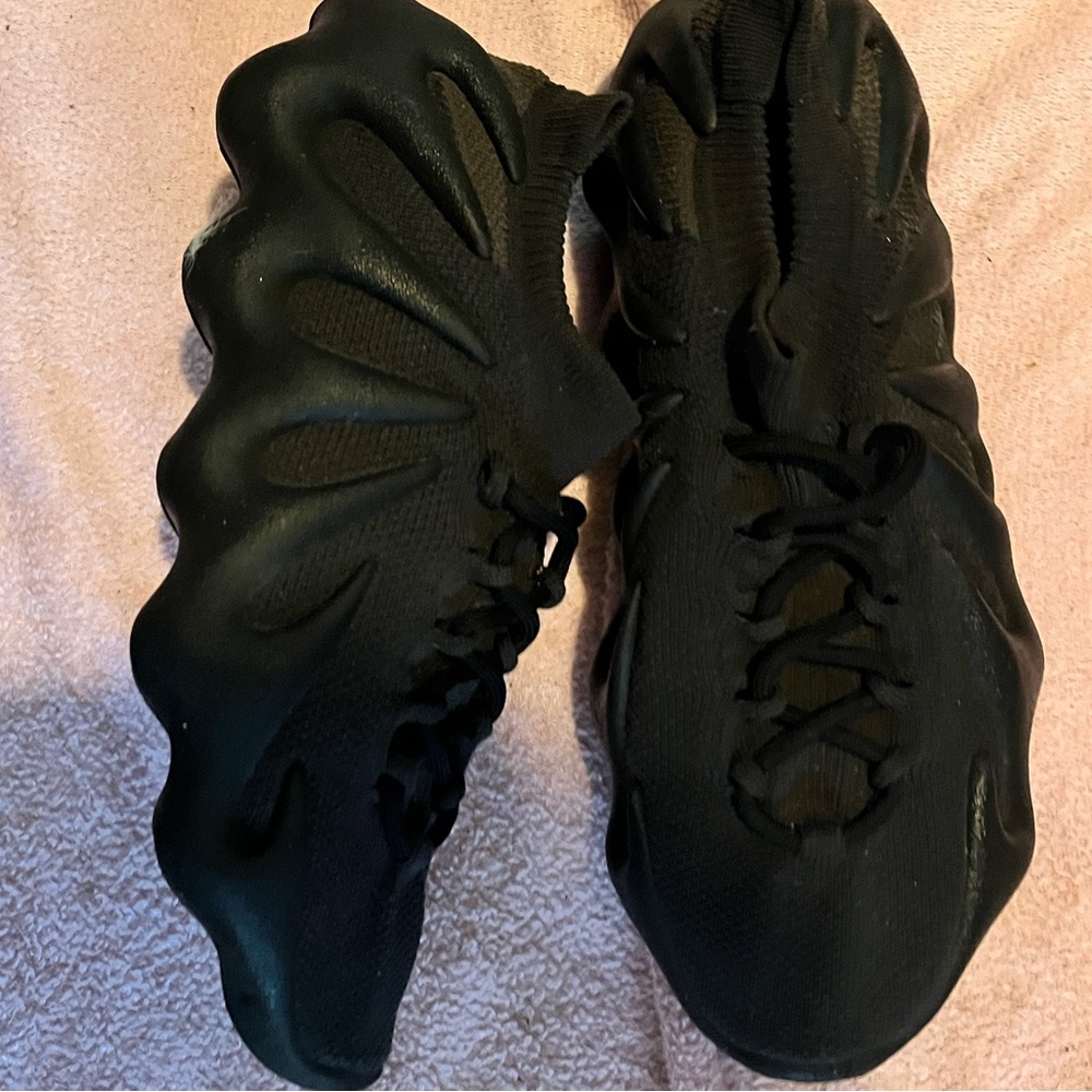 Yeezy 450s black practically new. Shoe collector cleaning  up collection offer.